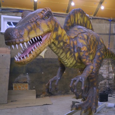 Spinosaurus - foto de figura animatrónica disponible