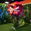 Flor depredadora “Manzanilla” - foto de figura animatrónica disponible