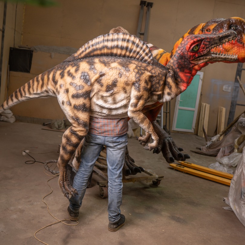 Spinosaurus: foto del pupazzo disponibile