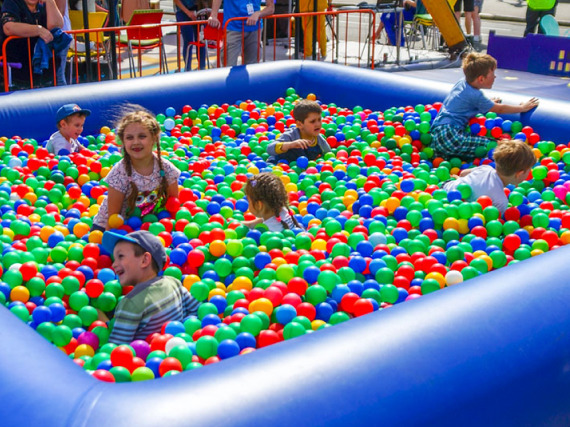 Inflatable dry pools photo