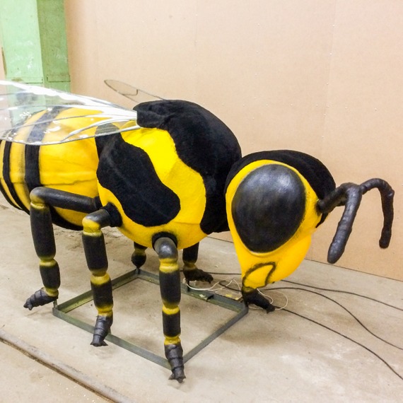 Animatronic de abeja Realizamos cualquier trabajo integral con figuras
