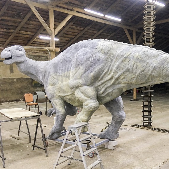 Iguanodon Realizamos cualquier trabajo integral con figuras