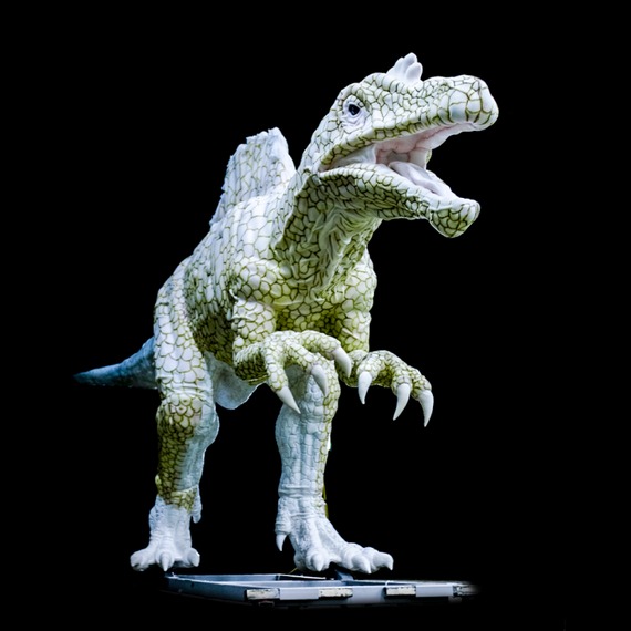 Spinosaurus 6m Le travail que nous réalisons avec les figures est très varié