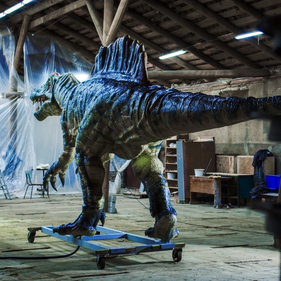 Spinosaurus 6m Realizamos cualquier trabajo integral con figuras