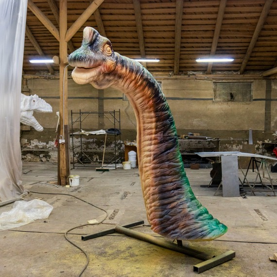 Brachiosaurus estático 9m Realizamos cualquier trabajo integral con figuras