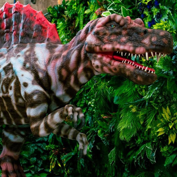 Spinosaurus 2.1m Realizamos cualquier trabajo integral con figuras